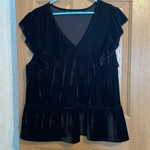 NWOT New York & Company polyester/spandex velvet v-neck top, Size XXL